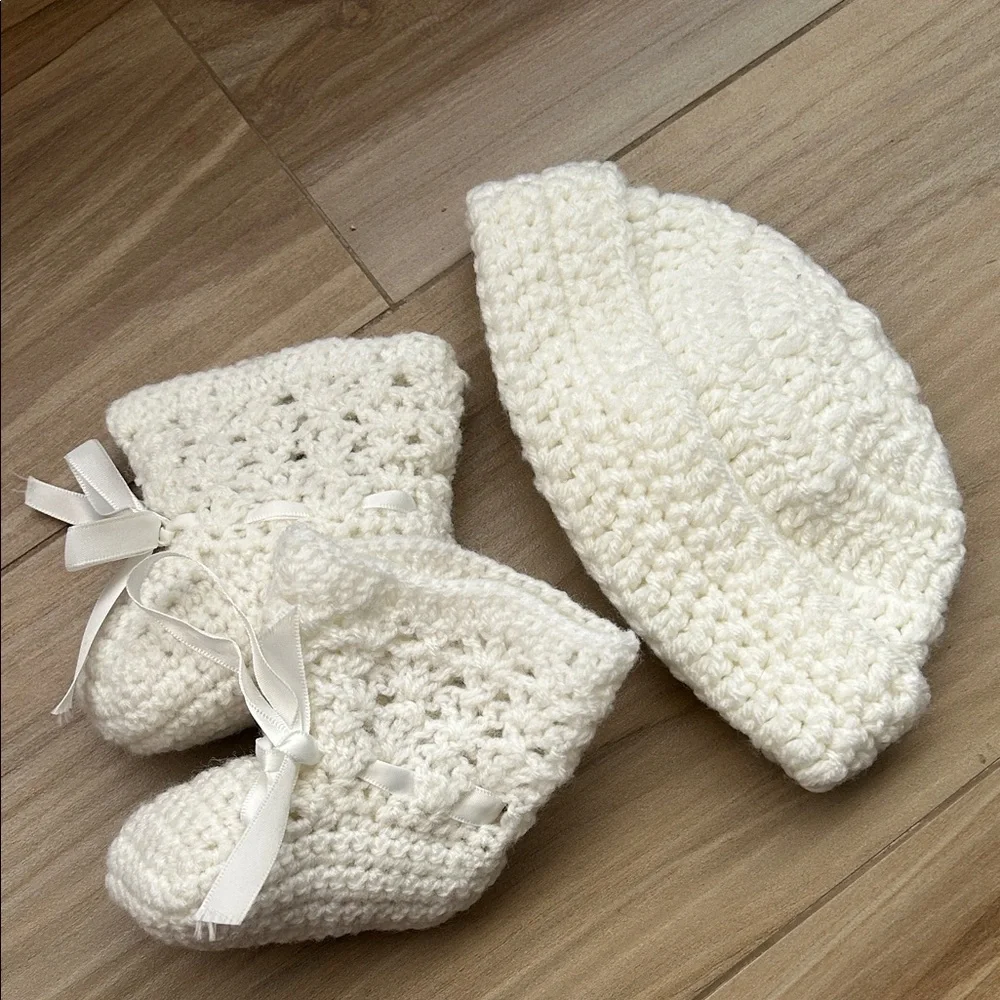 Vintage Handmade Crochet Baby Booties and Hat Set